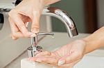 Reducing Germs: Washing hands